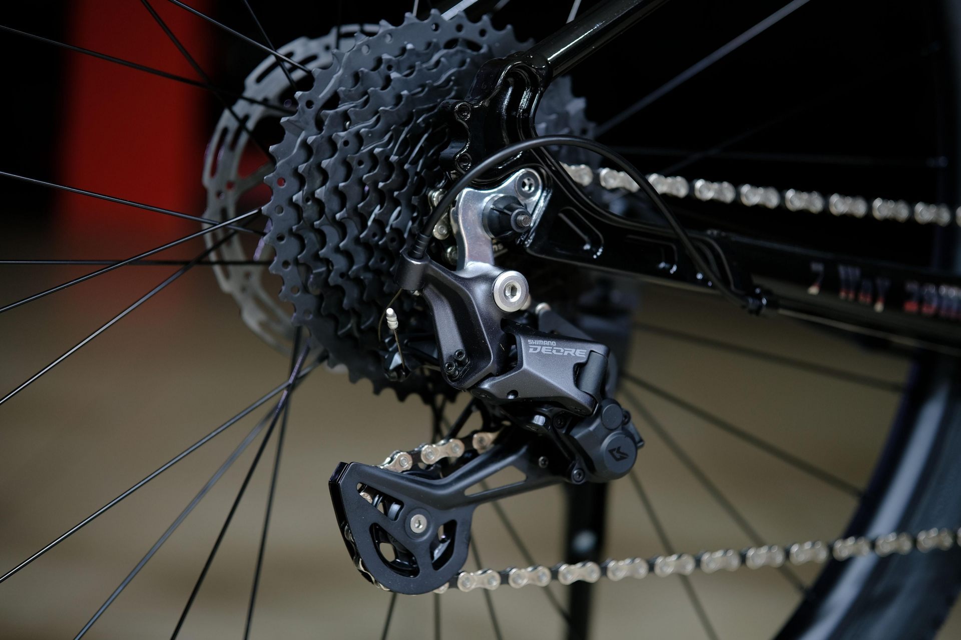Задний переключатель Shimano Deore
 HOKE 7 Way 29 HD матовый чёрный 23