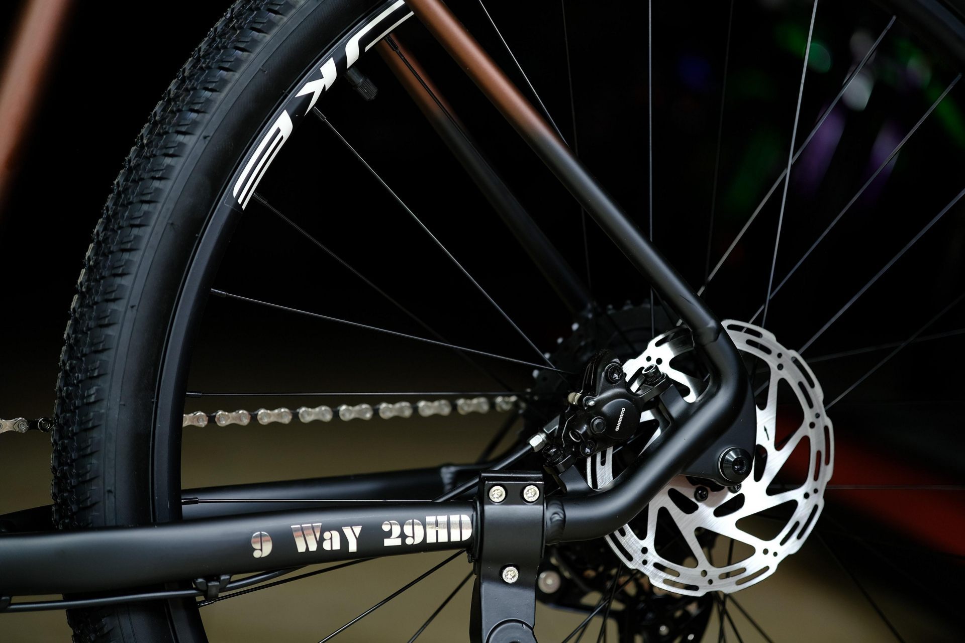 Тормоз гидравлический Shimano MT200
 HOKE 9 Way 29 HD матовый чёрный 19